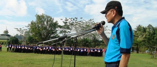 Direktur Buka OMARU (Orientasi Mahasiswa Baru) POLNES 2014